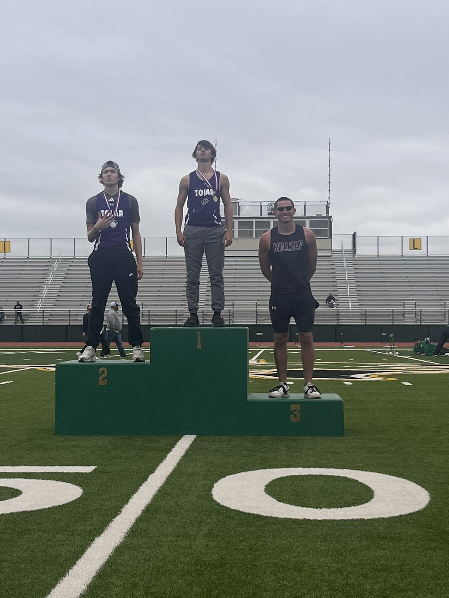 Congratulations to our  pole vaulters on qualifying for the area meet!! 
Girls- Kaylee Hicks 
Boys- Phillip Thomas
