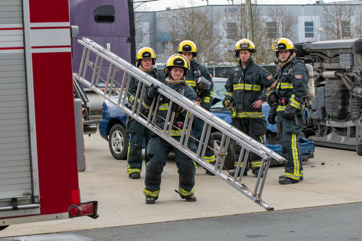 This week, our newest recruits began their firefighting training. From classroom lessons to hands-on drills, they’re building the skills and teamwork needed to serve our community.

Welcome to the team!