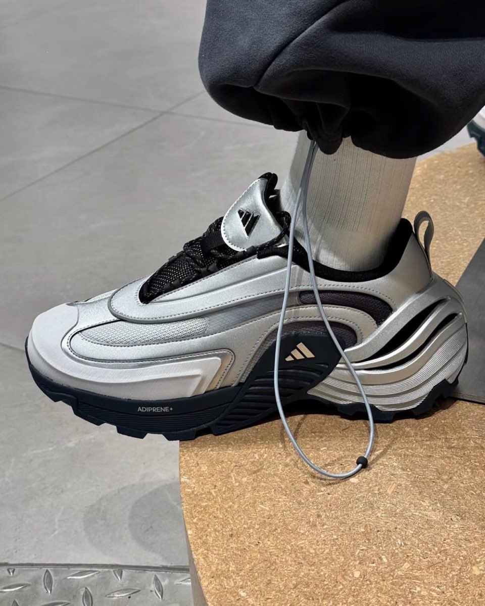 adidas 新型スニーカー『Wonder Runner Turbo』が海外限定で続々と登場