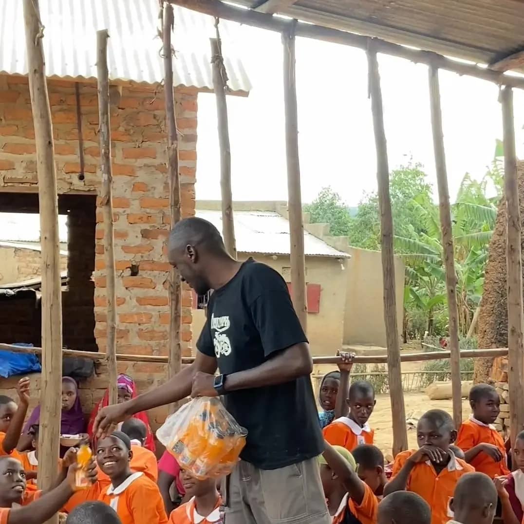 MercyofGodFoun3's tweet photo. Thanks to  us all who touch or invest in  education , medication etc to the most vulnerable people continue  God to bless us in everything we do please  , we have touched over 14679 people  in the past yrs both sick and education and we are  still doing the same 0705603517 https://t.co/SjugUR6z3t