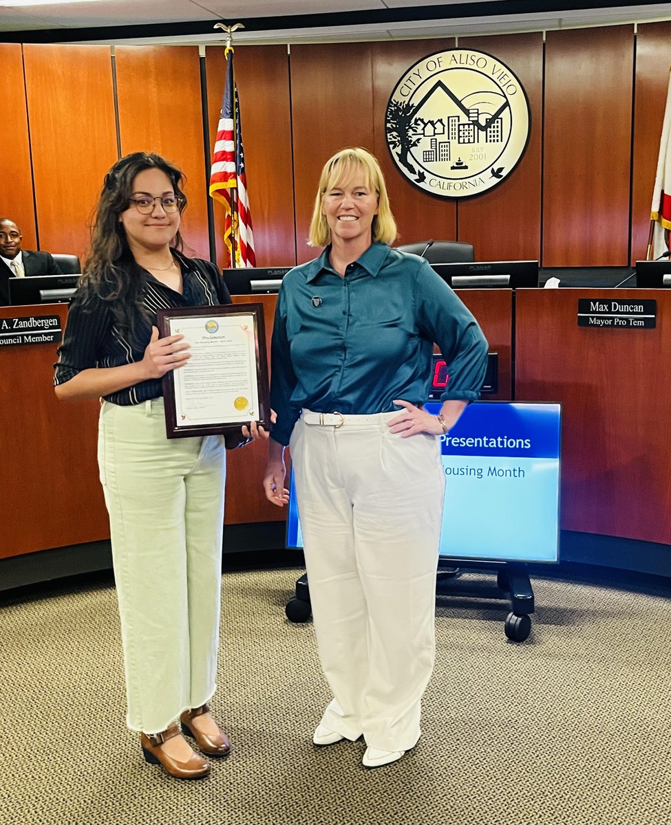 During last night's City Council meeting, Mayor Tiffany Ackley recognized April as both Fair Housing Month and Donate Life Month. We extend our gratitude to Christina Prado with Fair Housing Foundation and Leslie Eskildsen with OneLegacy for accepting these proclamations.