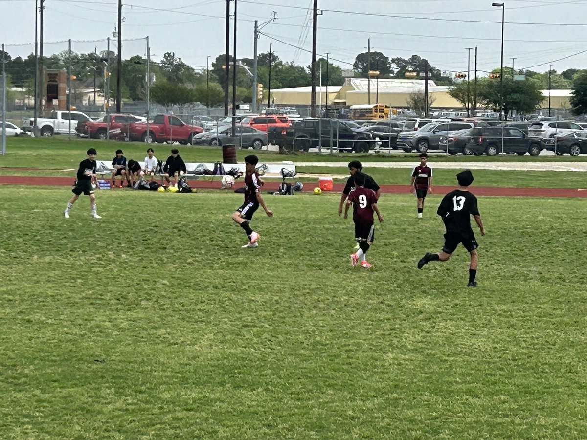arlenetyndall's tweet photo. Great end of season game against Arnold MS. Thank you once again @LanghamWSoccer and @LC_LoboSoccer for the bibs, balls and GK Gloves! We @kahlams appreciate the support and encouragement you give! #futurelobos #EveryKnightEveryDay #CFISDSpirit #PathToAmazing https://t.co/rz3yiDllnT