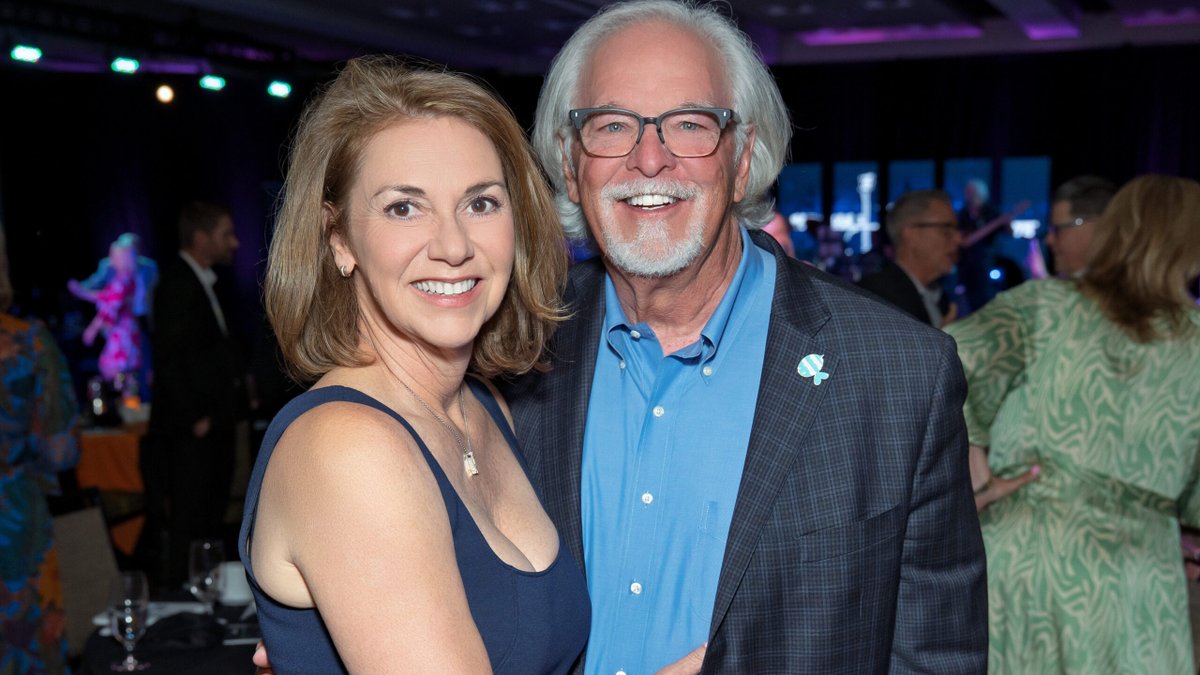 frontdoorsmedia's tweet photo. In this week's edition of The Knock, the preliminary results from @azgives are in — but there's still more time to give! Plus a new board chair at @AZFoundation, spring style resets, event galleries and more!

https://t.co/oJGYifoz2l

#frontdoorsmedia #theknock #bettercommunities https://t.co/ZjgHbAoBrO
