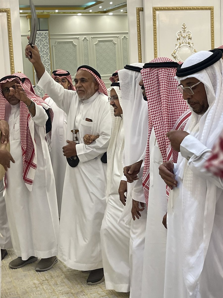 Albakrifamly's tweet photo. #افراح ال #بكري
#جازان
#عيدكم_مبارك 
#بارك #الله #لكما #وبارك #عليكما #وجمع #بينكما #في #خير
#شكرا #لمن #شرفنا 💐💐 https://t.co/W55HS6YUWf
