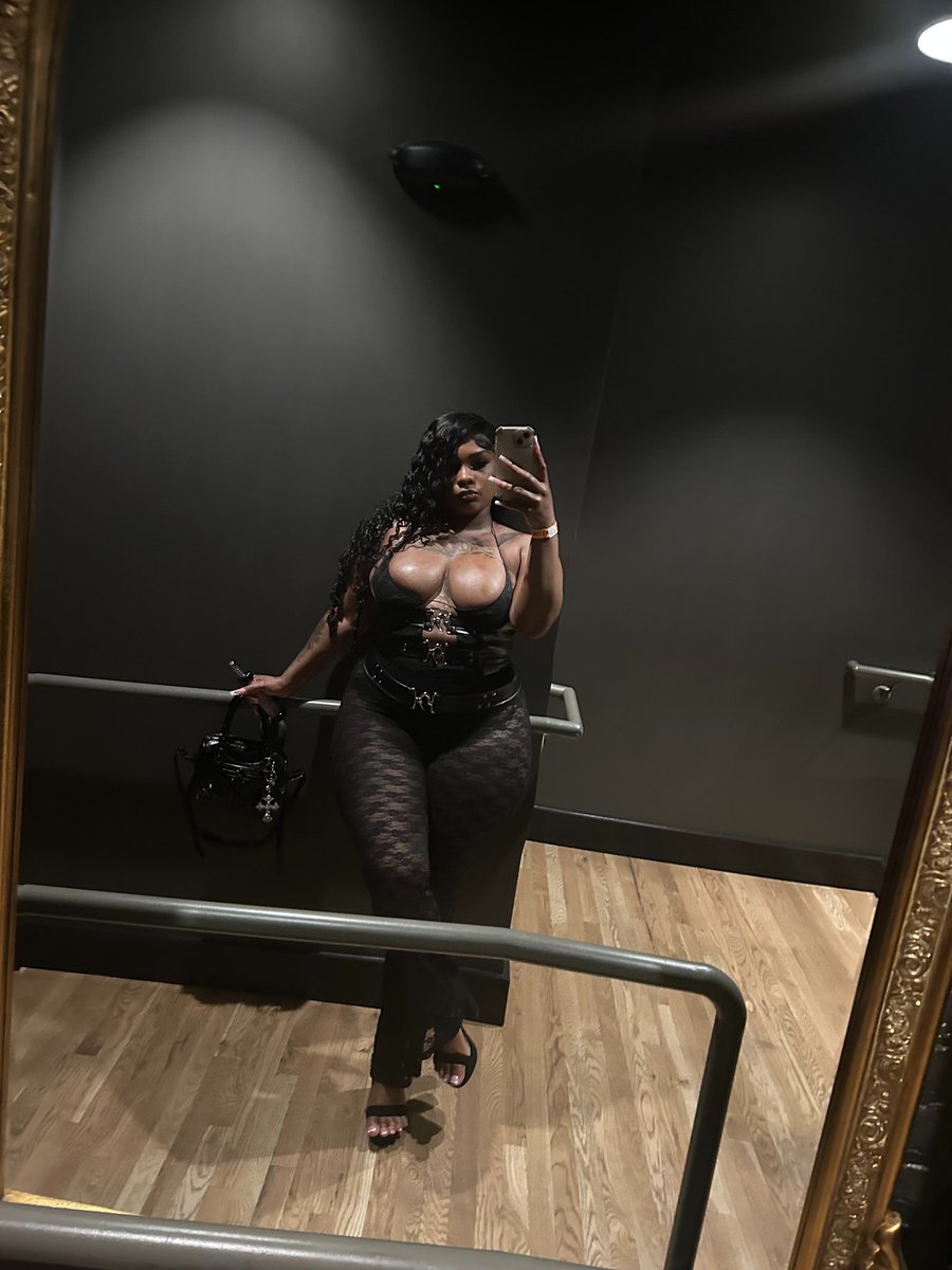 DashaDaisi's tweet photo. 🖤 https://t.co/NMmJPZltER