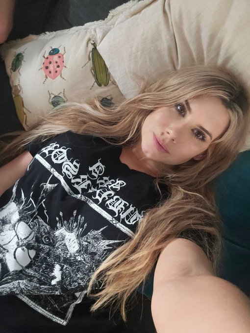 Watch Chloe Lamb's leaked NSFW photo on TwXstars