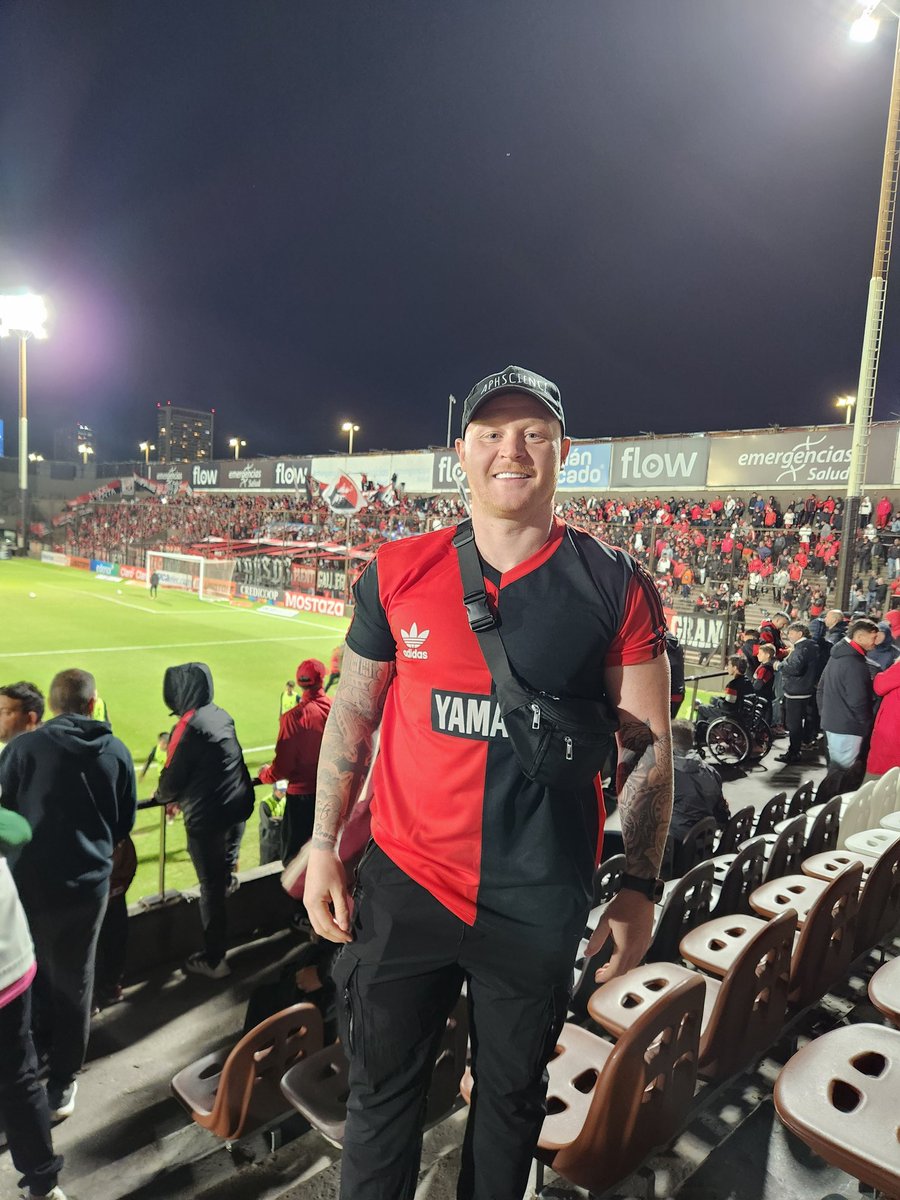 NewellsTickets's tweet image. Away Days with a Leeds fan in Buenos Aires.
He went to the Boca game last Sunday and now he is here with the 'Lepers'