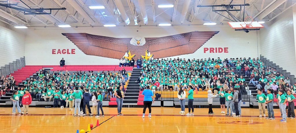 Our Hornets were treated to a STAAR Rally that everyone was able to enjoy, laugh &amp; bring us together before the big day! Our Hornets are tge BEST! #TeamSISD #AllIn 
#JustBelieve🐝
