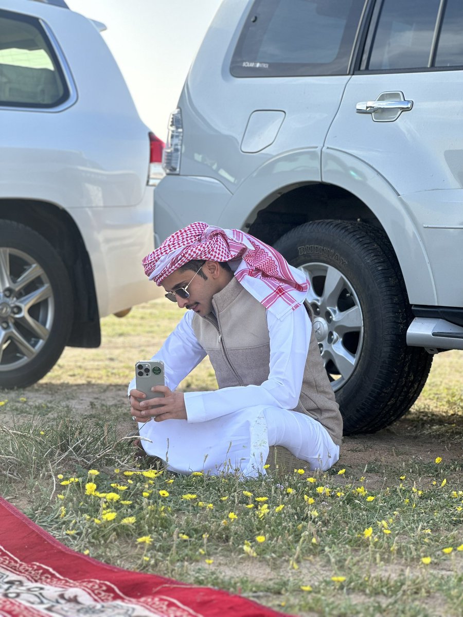 ll2zz's tweet image. مدري دخلنا الكبر وعقولنا خفّت
والا حدانا الزمان وحظنا الامحق

#الجبيل 
#محمد_عبده 
#النصر_الهلال 
#بوح_آخر_الليل