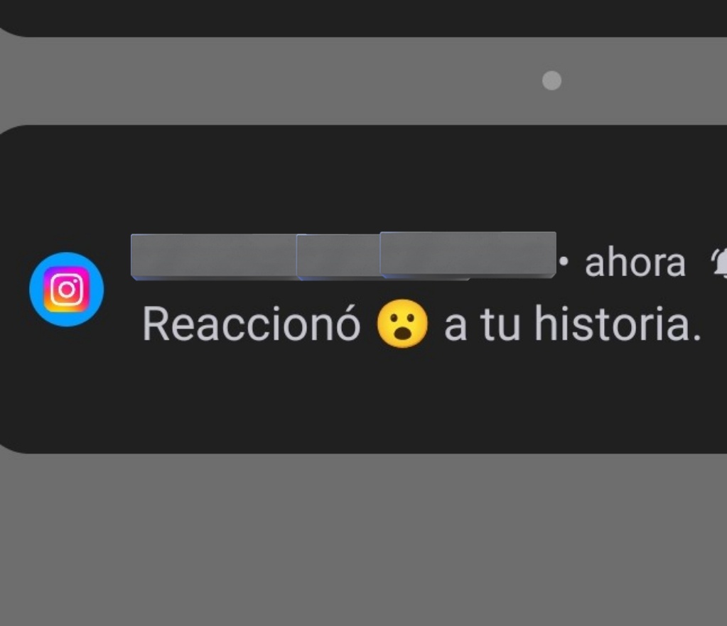 monsterzapallo's tweet photo. *subo una historia de la mano con una chica* 

mis amigos a los 0.5 segundos: https://t.co/1VBgEus9Im