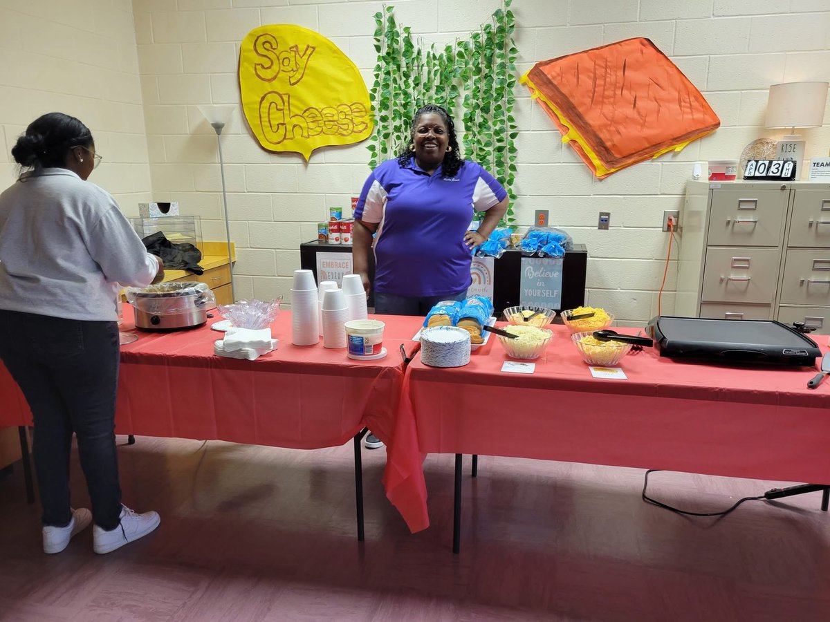 Say cheese!  Having so much fun showering our staff before Spring Break! 
🧀 Mini staff appreciation week 🧀