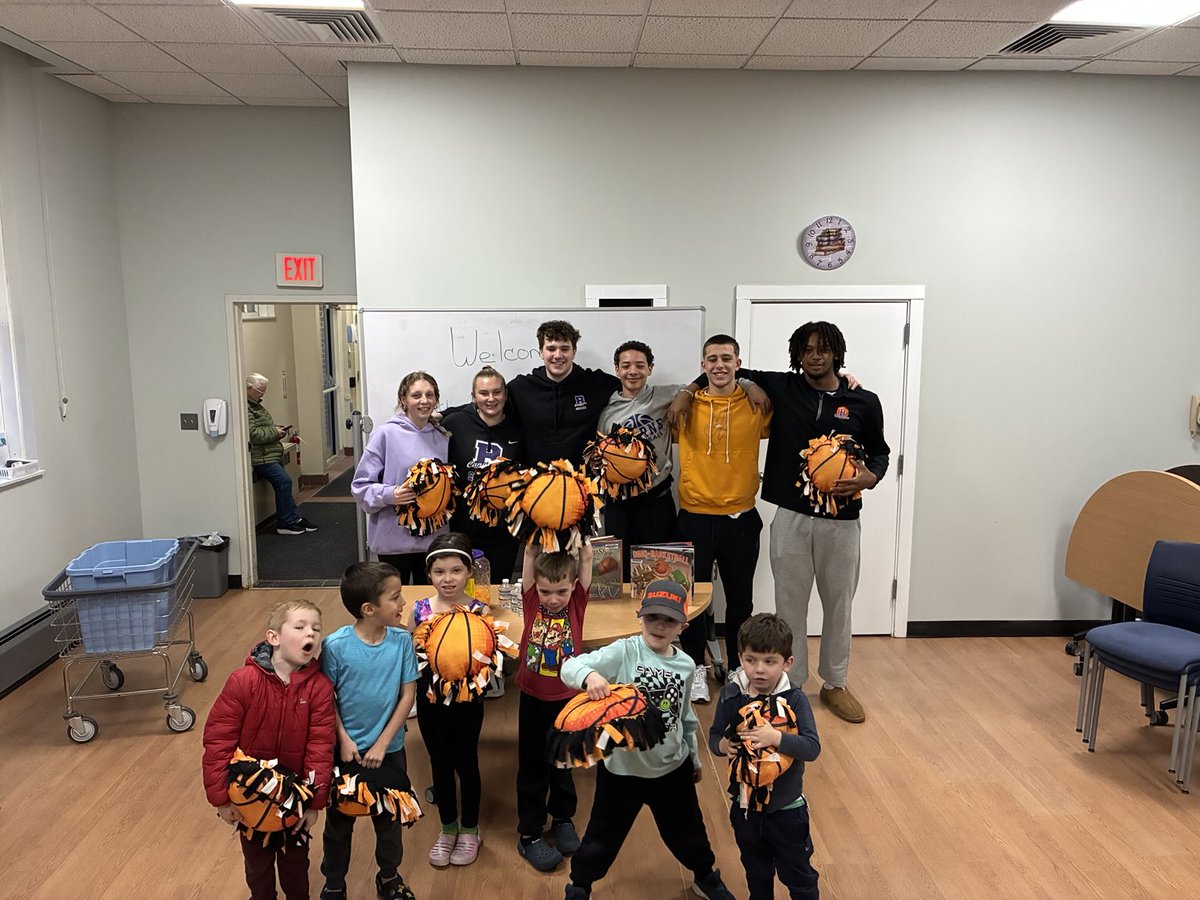 ScottAshworth21's tweet image. Canalmen Hoopers giving back to the community at an event at the Bourne Library!! #purplepride #givingback