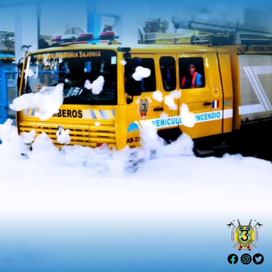 📸🔥 ¡Nos sumamos a las imágenes generadas por IA! 🔥📸

En nuestras prácticas diarias, además de entrenar duro, también nos damos un momento para capturar imágenes épicas. 💪🚒

📞 Ante emergencias, llamar al 132

#K3 #CBVP #Bomberos #Entrenamiento #VidaPorVidas #IA #AIArt