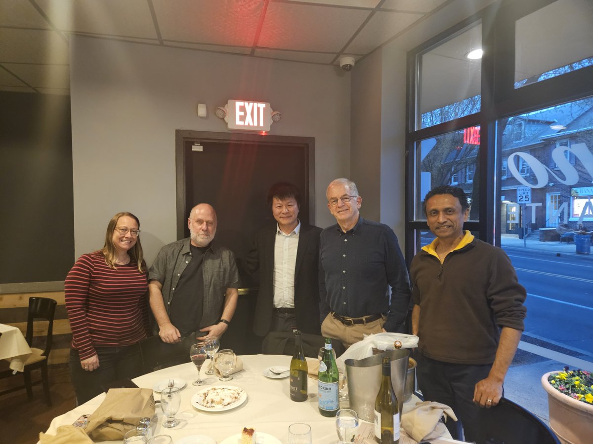 luchenlab_FCCC's tweet image. Pleasure to host Prof. Allen Nicholson from @TempleUniv with @DNAmyWhitaker @RolandDunbrack and Sid Balachandran for a super clarifying seminar and productive visit today at @FoxChaseCancer. Audience questions kept sprinkling in throughout Allen's seminar and it got extended…
