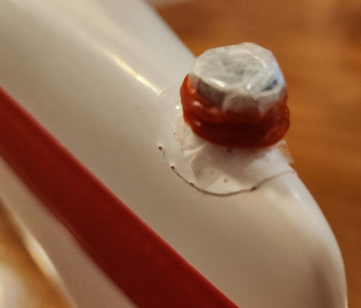 misterkwai's tweet photo. Be gone, rudder!

Note the customary red rubber band. :)

#rudderless https://t.co/mGsUKSybaI