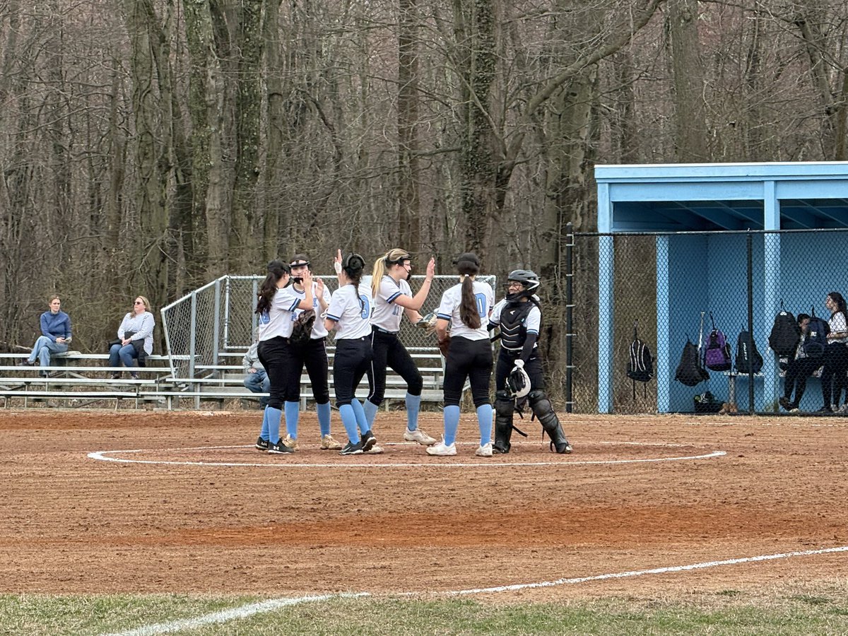 Rye Neck_Softball tweet media