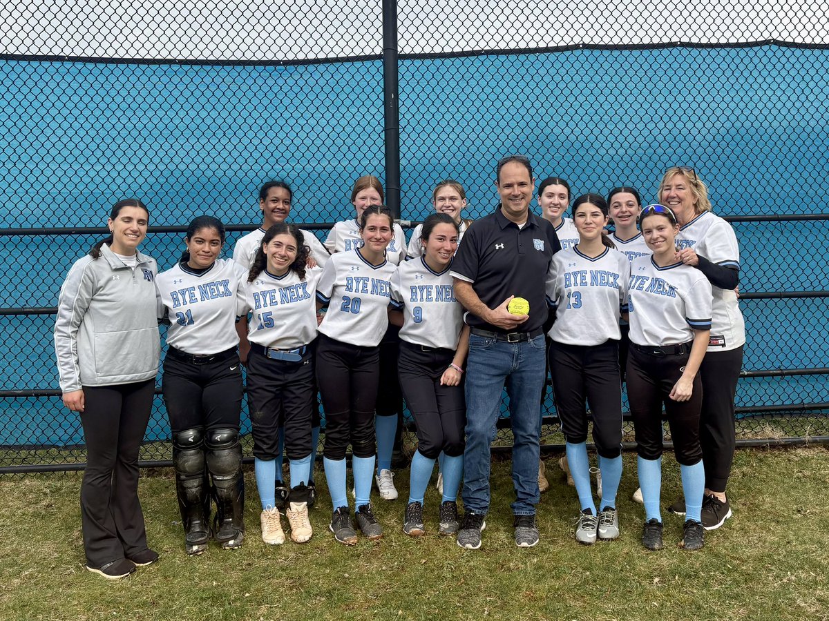 Rye Neck_Softball tweet media