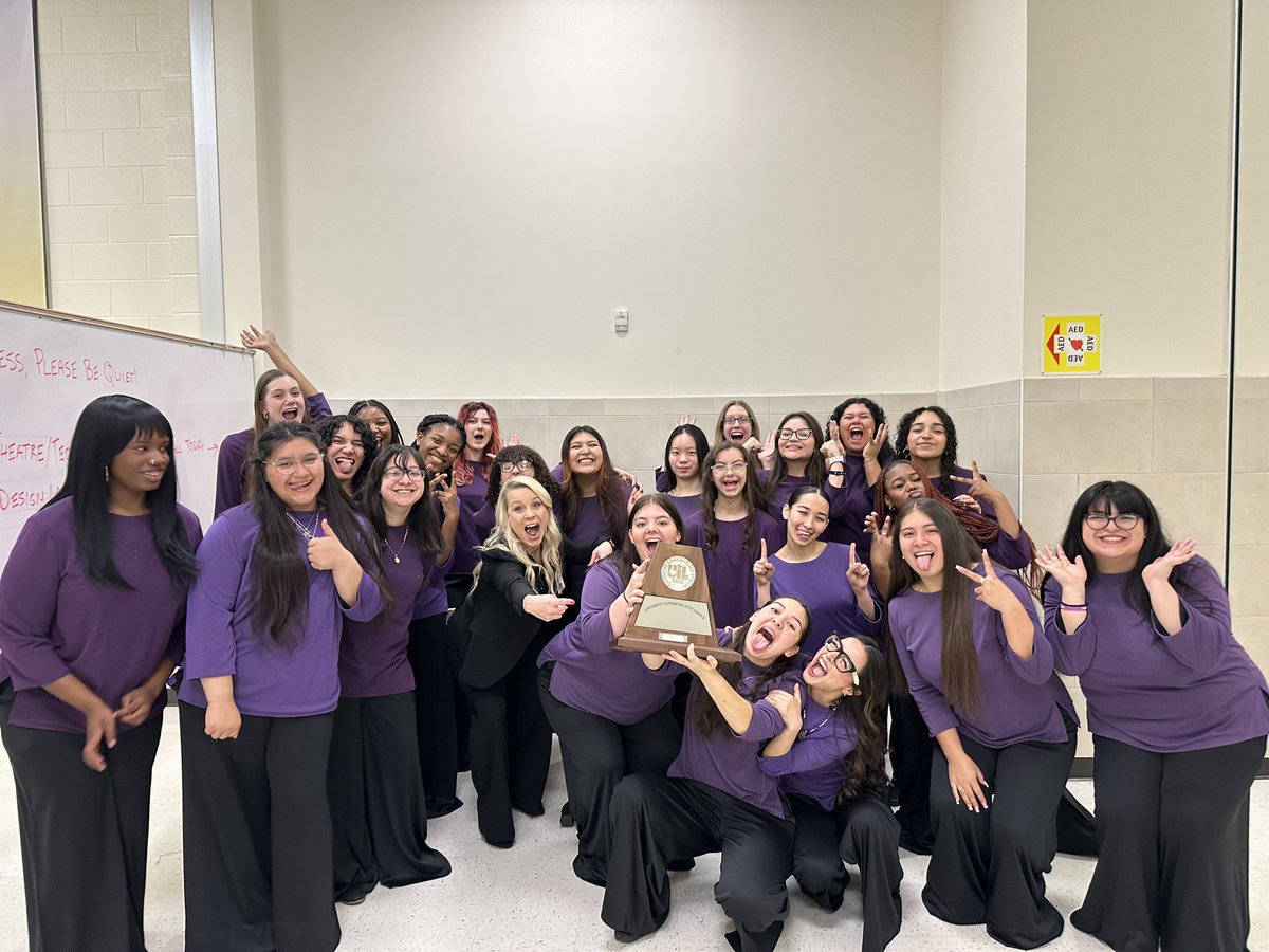 CTChorale's tweet image. We are so incredibly proud of our non-varsity choirs who competed today!
Freshmen select-superior on stage
Non-varsity treble-sweepstakes!
Non-varsity tenor/bass-excelent stage and SR
Non-varsity mixed-sweepstakes!
Great music making was accomplished. Varsity day tomorrow!