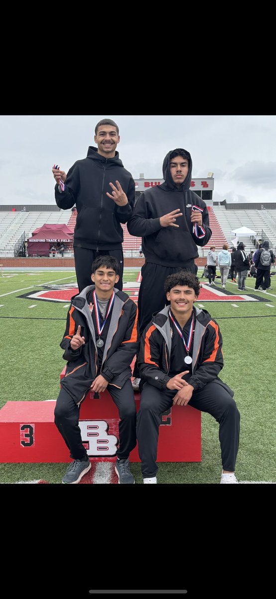 DumasTrack's tweet photo. Boys 4x1 relay take silver! @DumasDemonStats @DISD_Athletics @dumashstx https://t.co/dODBPt64cA