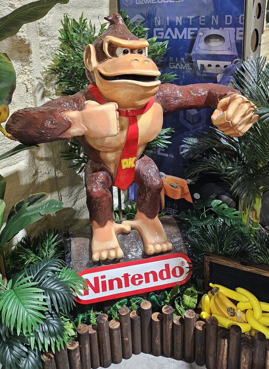 ManlyBadassHero's tweet photo. the new Donkey Kong game hype gives me an excuse to post my official DK statue and the setup I did for him https://t.co/R0sXMmFy81