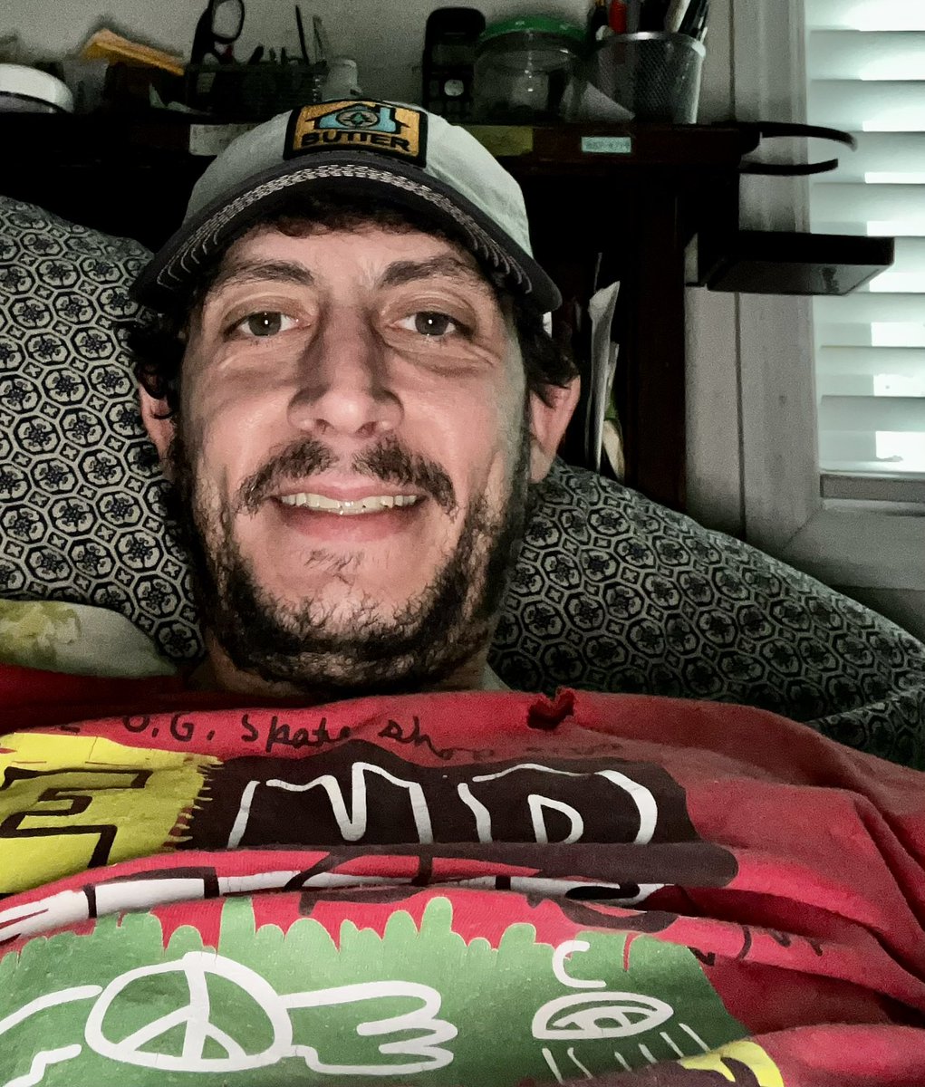 DariusVojdani's tweet image. I’m Darius and I’m looking to meet someone fun friends. cheers