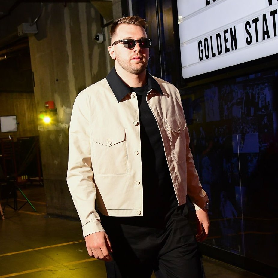 La pinta de Luka para su primer partido vs Warriors como un Laker.