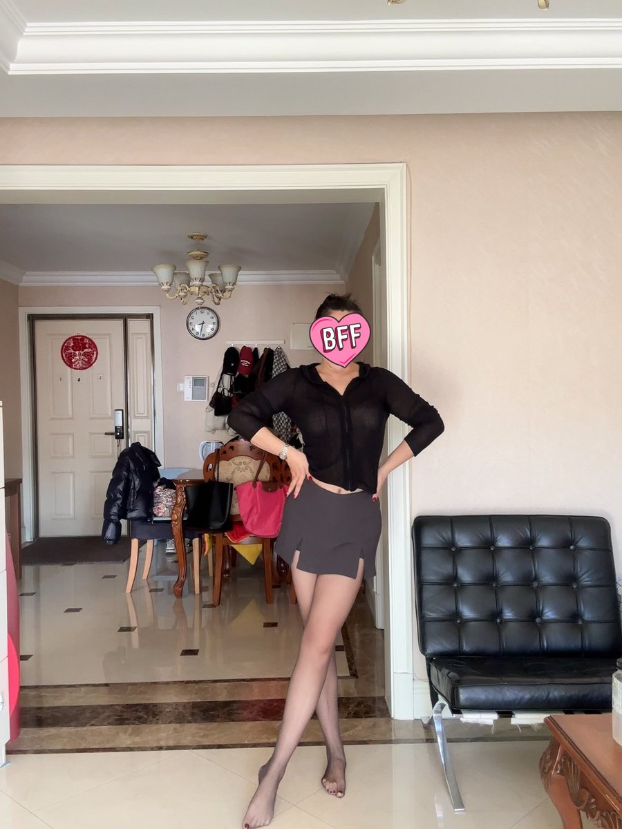 虽然你也不错，但是我老婆更漂亮，实话实说希望你别生气😂 https://t.co/0ProW5jWGz