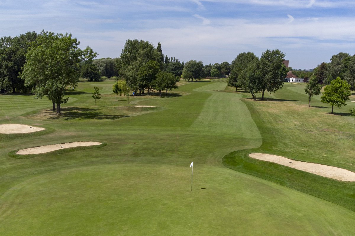 🚨15 months for the price of 12🚨

Join now in our Full category aged over 31 years old and receive an extra three months in your first year with us. 

Offer ends Monday 21 April 

Link below to fee information and application form 👇

ealinggolfclub.com/membership/bec…