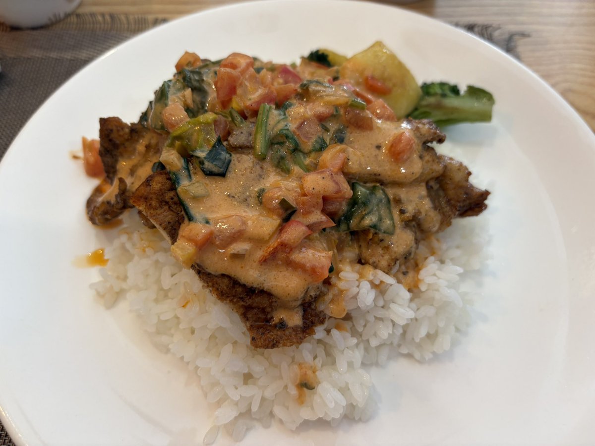 vgnsr410's tweet image. өнөөдрийн ланч 🤩