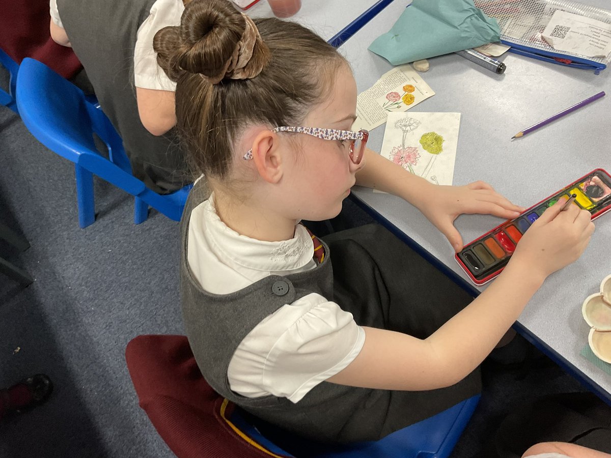 PDA_Y2's tweet image. Creating our Mothers Day cards as we develop our watercolour skills. #pdaart