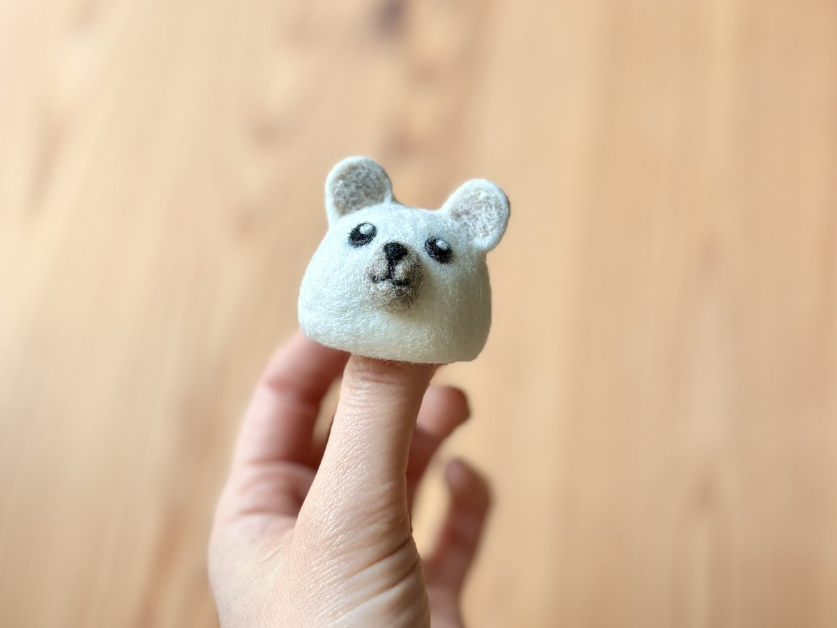 ryoko_hirota's tweet image. 本日も #製作中
そしてシロクマの着ぐるみ(頭部)である