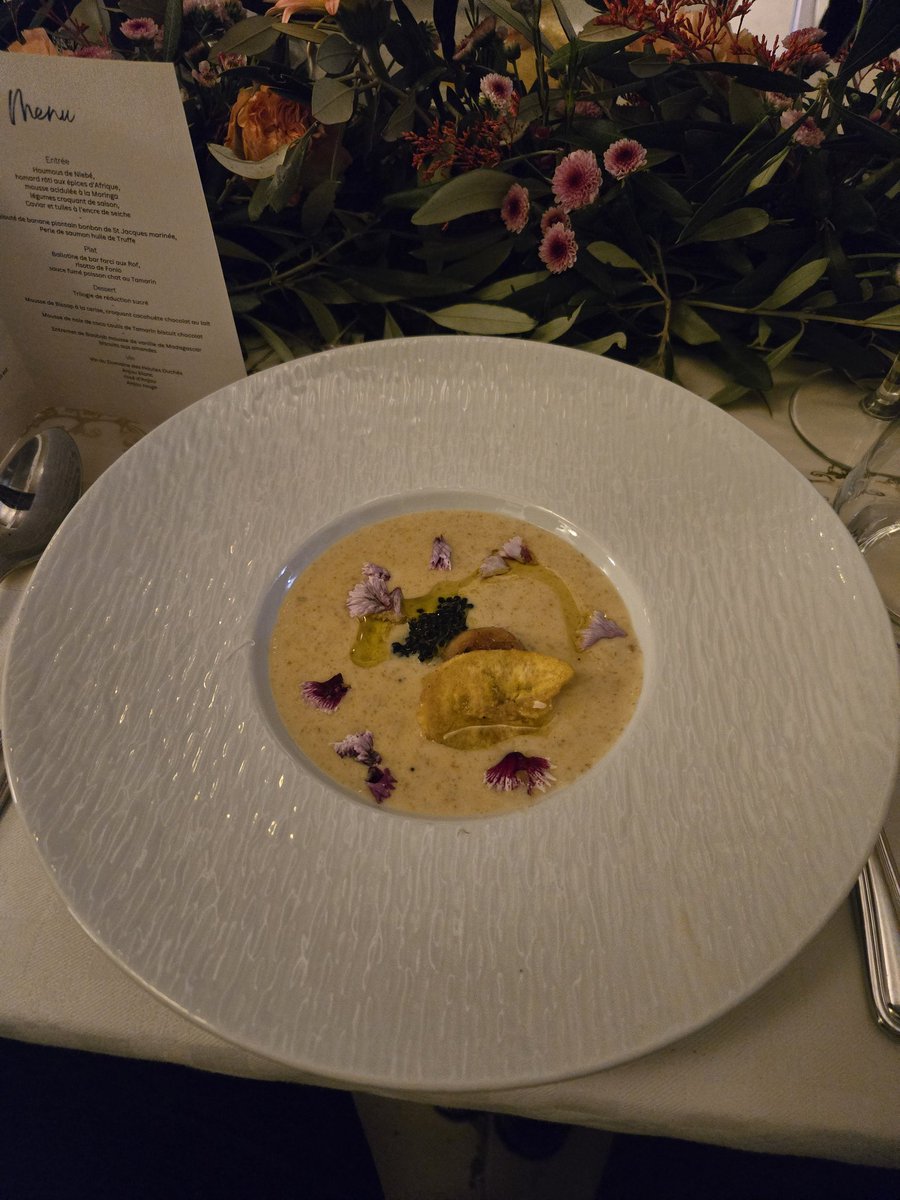 🍽🍸🍇Dîner Signature by chef #MamadouThiam🍽🍸🍇
Heureux d'avoir découvert les spécialités du Chef #MamadouThiam au cours d'un dîner somptueux et excellent #LArcheCulunaireAfricaine.
🔥Merci <a href="/NtumbaBiayi/">Biayi</a> pour l'invitation Moment convivial autour de l'art culinaire