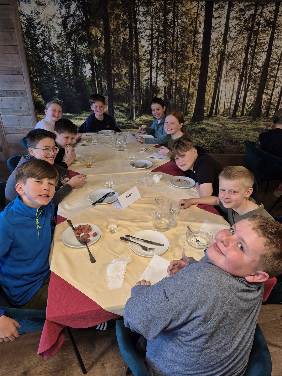 RanbyHouse's tweet photo. Happy half-way day from us all @RanbyHouse on tour. Beautiful morning with a great weather forecast ahead. Hearty breakfast to full the skiing machines. https://t.co/D4nNZeQvq5