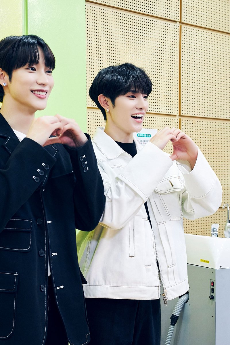 Predebut fansign event 끝! After the fansign, our manager noona helped us to record a video of our pledge to the fans. If we get 5 million views on our debut teaser, we'll go water skiing! 🏄‍♂️ (We both are afraid of water, please pray for us).