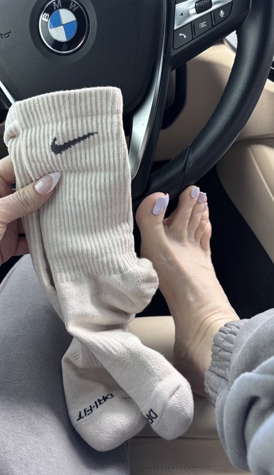 Watch FENDI FEET ✨LA 7.25-7.27✨'s leaked NSFW photo on TwXstars