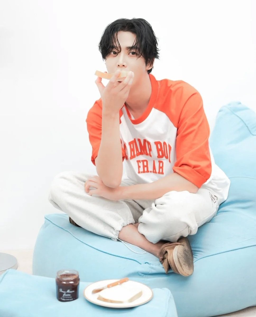 krowoonbrasil's tweet photo. SEASONโS GREETINGS 2025 - DAY OFF
Eu amei esse Conceito Rowoon acordando, escovando o dente e tomando cafรฉ no seu dia de folga. ๐ฅฐ
Estou ansiosa para chegar o meu.๐ฅฐ
#Rowoon #๋ก์ด #kimseokwoo #๊น์์ฐ #sf9rowoon #ROming #๋ก๋ฐ #kimrowoonbrasil
#RW_DAYOFF #2025SEASONSGREETINGS https://t.co/gASpuPUZpE