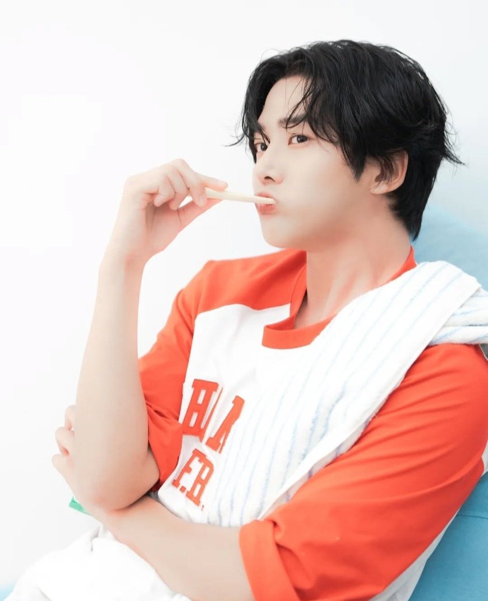 krowoonbrasil's tweet photo. SEASONโS GREETINGS 2025 - DAY OFF
Eu amei esse Conceito Rowoon acordando, escovando o dente e tomando cafรฉ no seu dia de folga. ๐ฅฐ
Estou ansiosa para chegar o meu.๐ฅฐ
#Rowoon #๋ก์ด #kimseokwoo #๊น์์ฐ #sf9rowoon #ROming #๋ก๋ฐ #kimrowoonbrasil
#RW_DAYOFF #2025SEASONSGREETINGS https://t.co/gASpuPUZpE