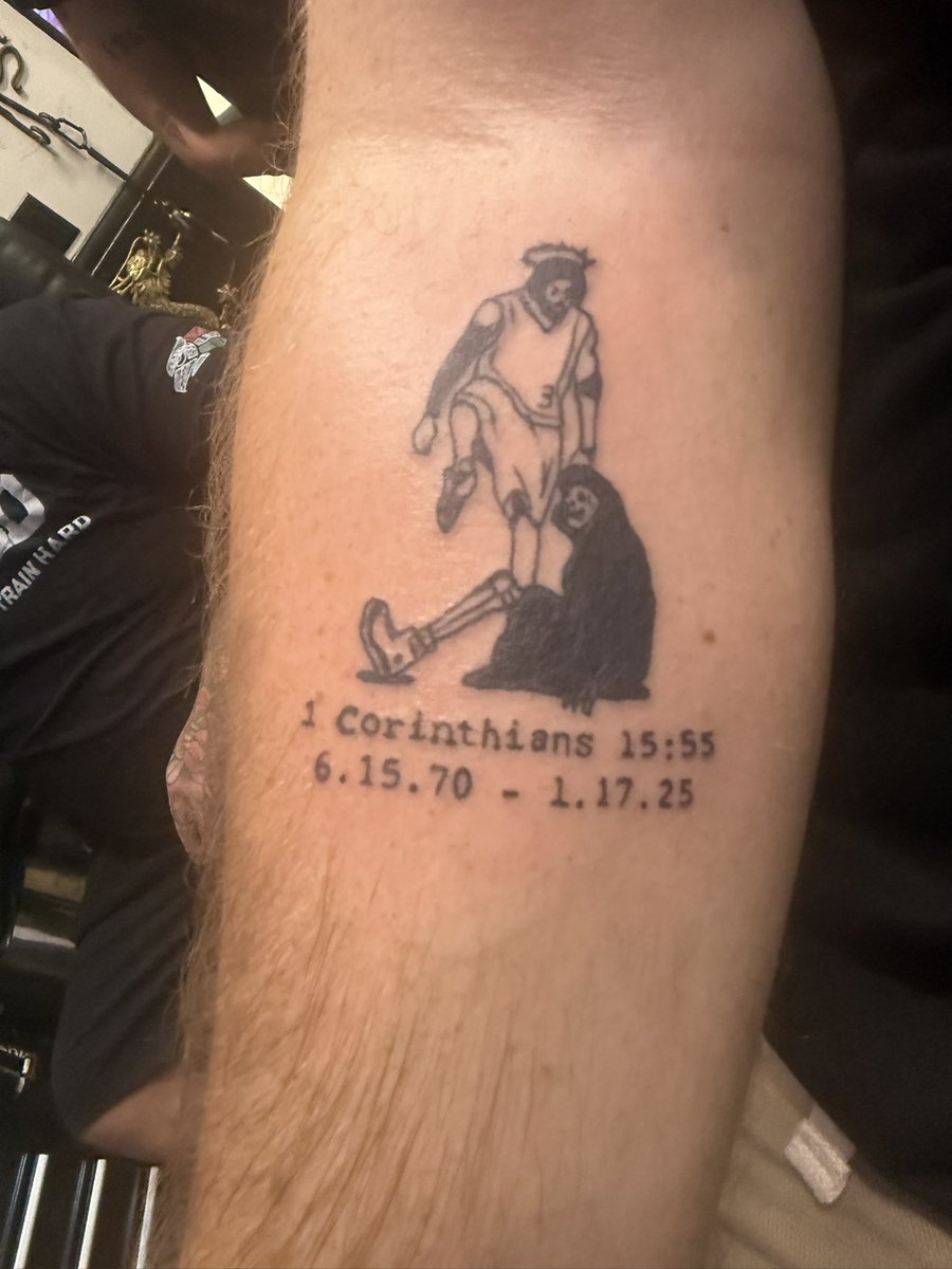 DudeYesCreative's tweet image. Love and miss you, Dad.
““Where, O death, is your victory? Where, O death, is your sting?”” // 1 Corinthians 15:55
s/o to @noeltheartist (ig) & @bob_bradentattoo (ig) for making this come to fruition