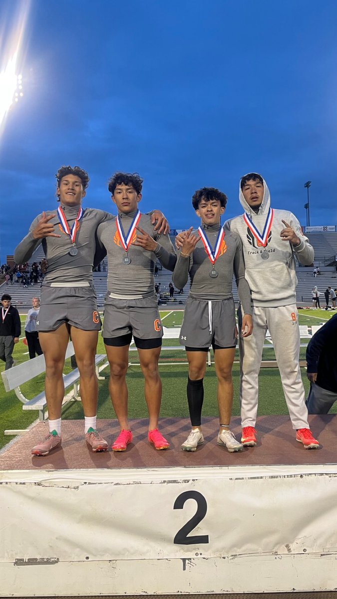 Area Qualifiers - 4x400M Relay🥈<a href="/XavierVargas26/">VARGAS2️⃣0️⃣2️⃣6️⃣</a> <a href="/Alexlopez4_/">Alex</a> <a href="/JoshuaZeissel/">Joshua Zeissel</a> @jacksonhart