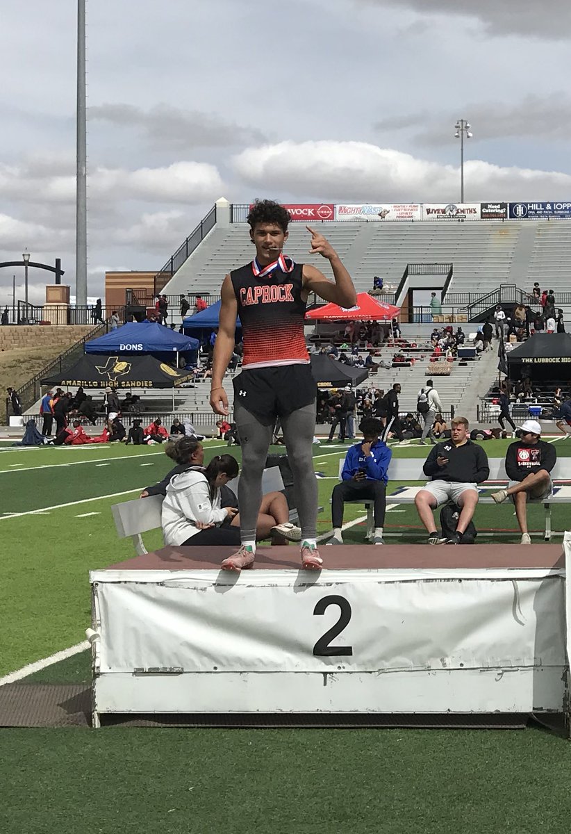 Pole Vault 🥈Jackson Hart