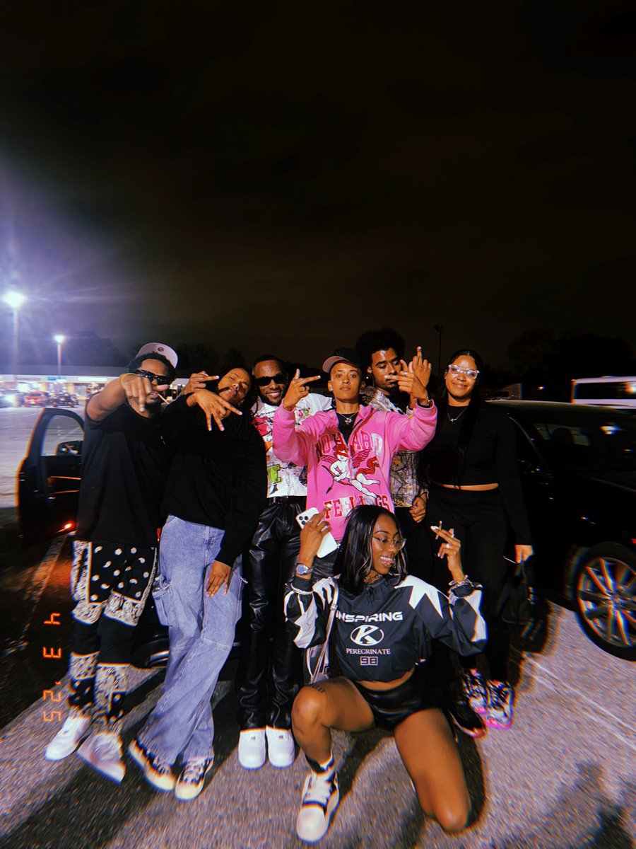 GC2x_'s tweet photo. 4/2.. 🎈 https://t.co/gBIIfxBh6v