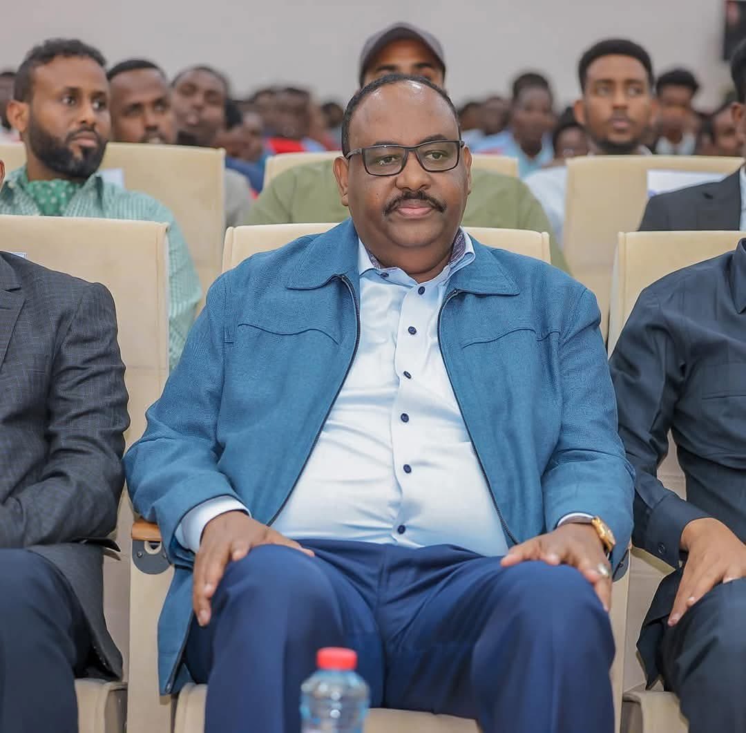 President Hassan Sheikh called for unity to fight Al-Shabaab, but Puntland’s President Deni refused to attend the national forum—again. His absence raises concerns about prioritizing personal interests over national security. Can Somalia afford such division?
@USSOMALIA
<a href="/SomaliPM/">OPM Somalia 🇸🇴</a>