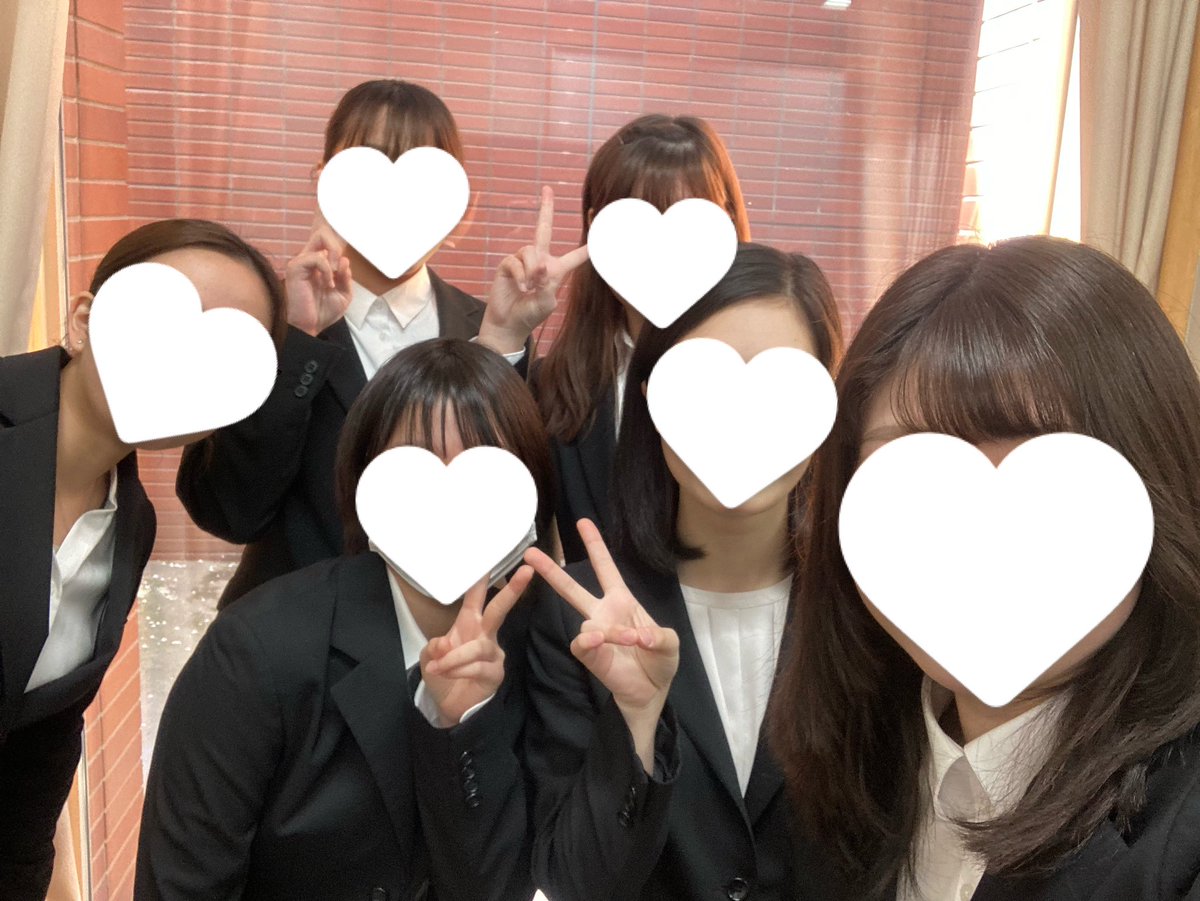 gwc_chorus's tweet image. ごきげんよう🌸
女子大女声合唱団です。
新入生の皆様ご入学おめでとうございます！私たちは式前に院歌歌唱指導をさせていただきました☺️
明日は雅祭です。ステージ発表、相談ブースがございますので、お気軽にご参加くださいね♪
皆様のご参加お待ちしております♡
#春から学女 #春からgwc