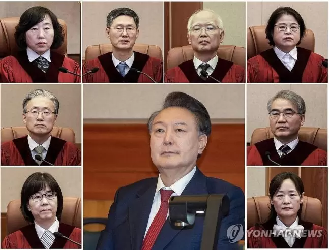 tang__kira's tweet image. Yoon Seokyeol resmi DImakzulkan dari posisinya sebagai Presiden Korea.

8 dari 8 Hakim Mahkamah Konstitusi Korea setuju bahwa pemakzulan Yoon Seokyeol Konstitusional

joseilbo.com/news/htmls/202…