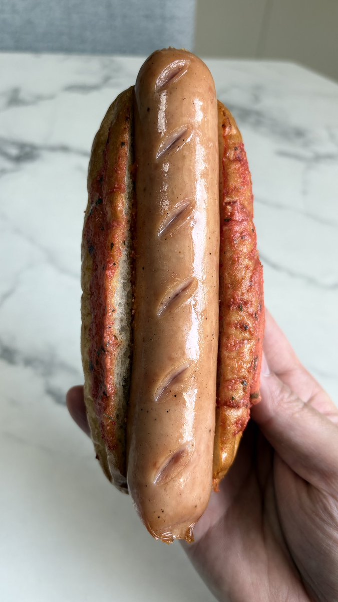 みんなへ、セブンの明太フランス見つけたら
絶対にBIGポークフランク
買って挟んでください。
パン屋より美味い明太ドッグ完成します。
わしより