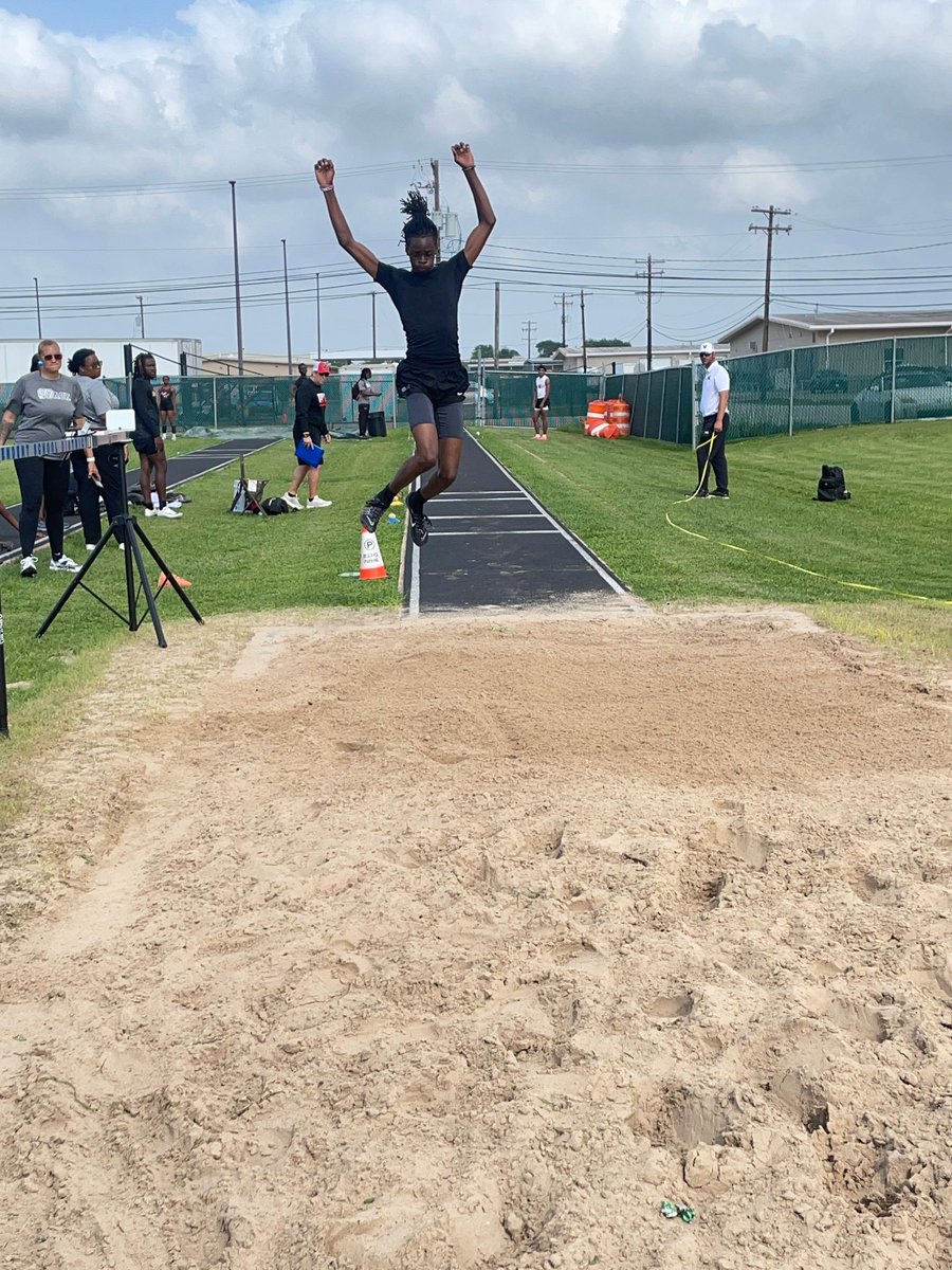 The jumpers came WITH IT today in the district meet! ALL four varsity jumpers are just sophomores! With 3 PRs, 2 🥇, and 2🥈 - they were locked into the mission‼️

It’s UP! 

#DenDefended #TrackAndField