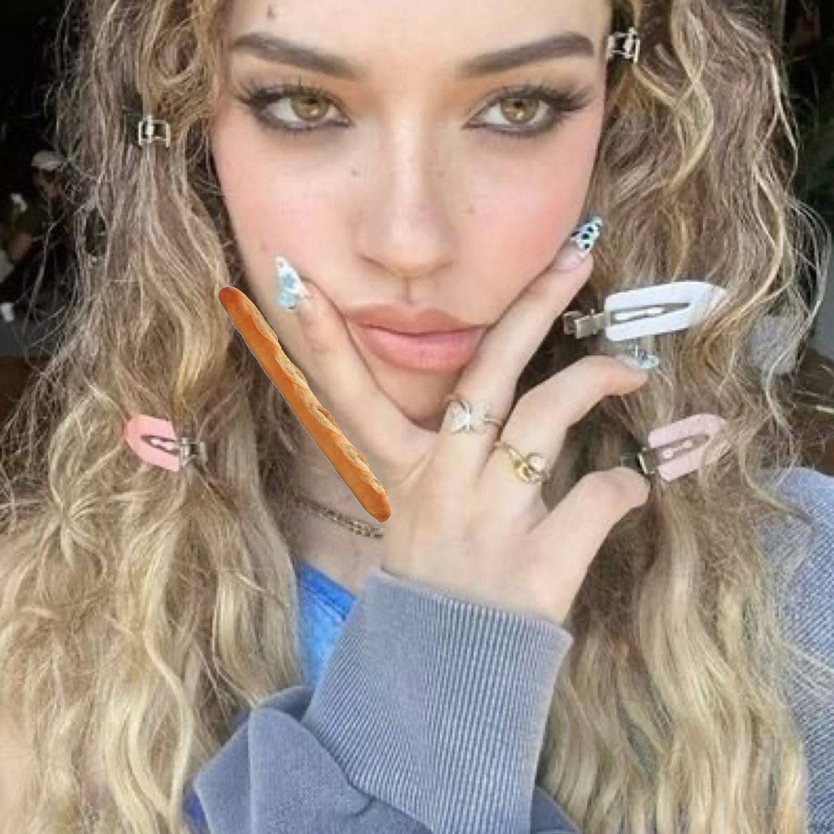 katzdanii's tweet image. #newprofilepic #baguette