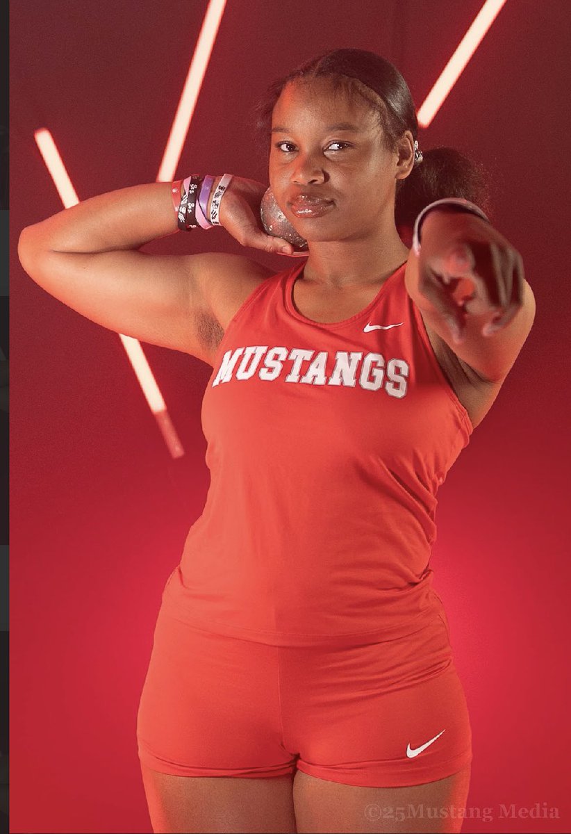 Congratulations to Makayla Vergin on advancing to the area meet in Shot Put! Well deserved!💪🏽