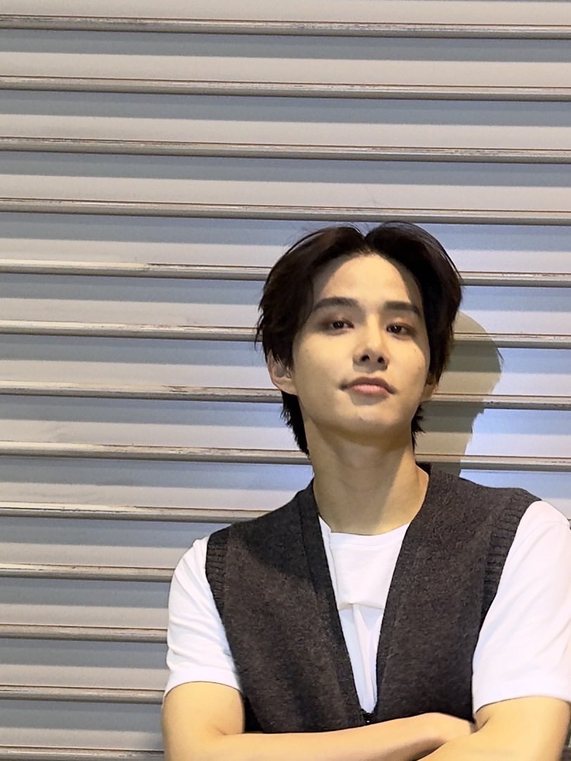 [250403] Jungwoo Bubble Update

*mengirim foto

“Uhm haha”
“Rambutku udah panjang banget, harus dipotong”
“Rambut bleach ku udah hampir hilang”
“Ga dipotong yg pendek banget kok, paham kan? Okey informasi diterima. Kalian pasti paham vibenya~

#정우 #JUNGWOO