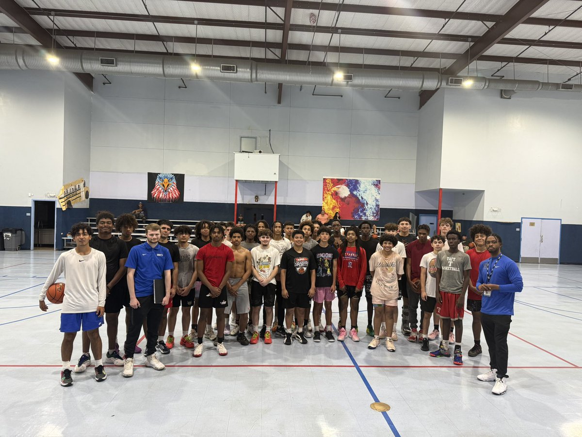 Coach Willie (@coachw40) on Twitter photo Big shoutout to the college coaches taking the time out to come to our practice!!! Shared knowledge and took a look at our unsigned seniors!!! We are grateful here at King Hoops!!! <a href="/CoachCasey19/">Coach Casey ๐๐๐พ</a> Big shoutout to the college coaches taking the time out to come to our practice!!! Shared knowledge and took a look at our unsigned seniors!!! We are grateful here at King Hoops!!! <a href="/CoachCasey19/">Coach Casey ๐๐๐พ</a>